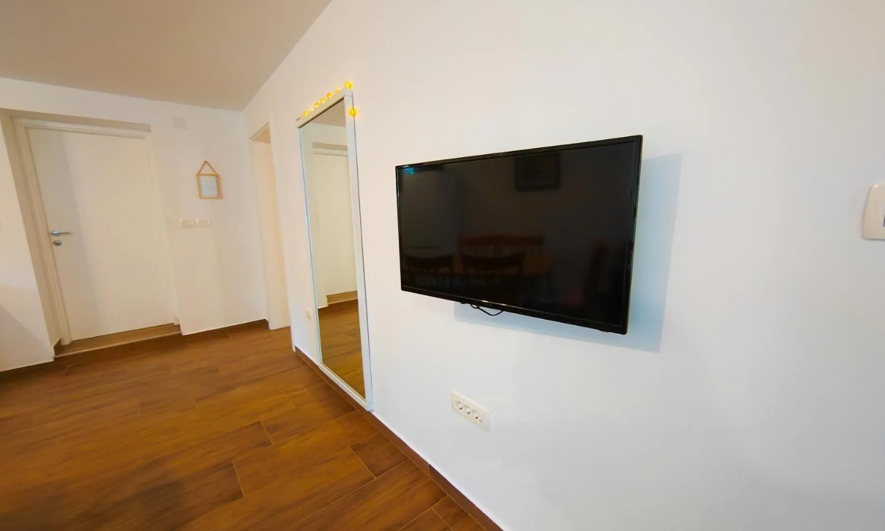 Honey Apartment Kanfanar 0*,